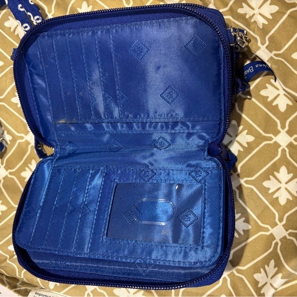 Vera Bradley Blue and White Crossbody Bag (University of Kentucky) - Picture 6 of 11
